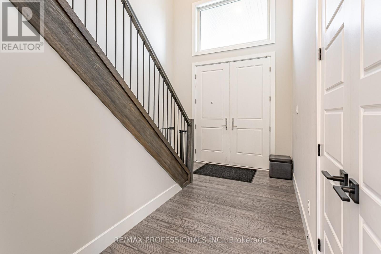 3328 Oriole Drive, London South, Ontario  N6M 0K1 - Photo 4 - X12558920