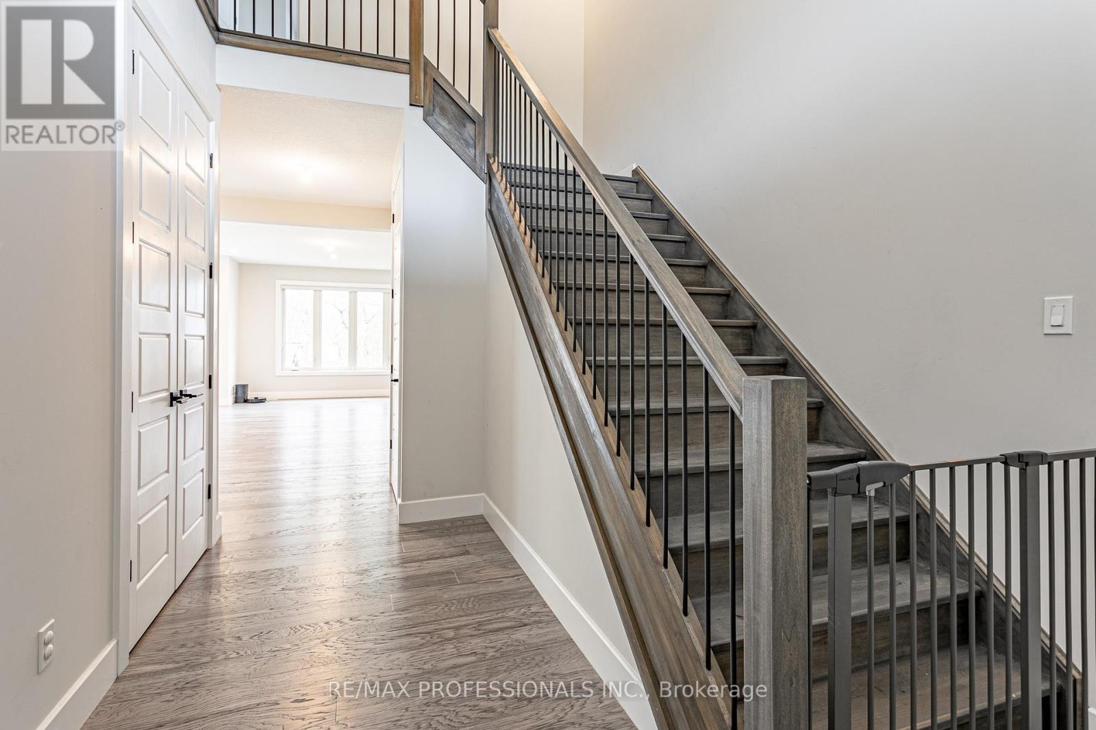 3328 Oriole Drive, London South, Ontario  N6M 0K1 - Photo 5 - X12558920