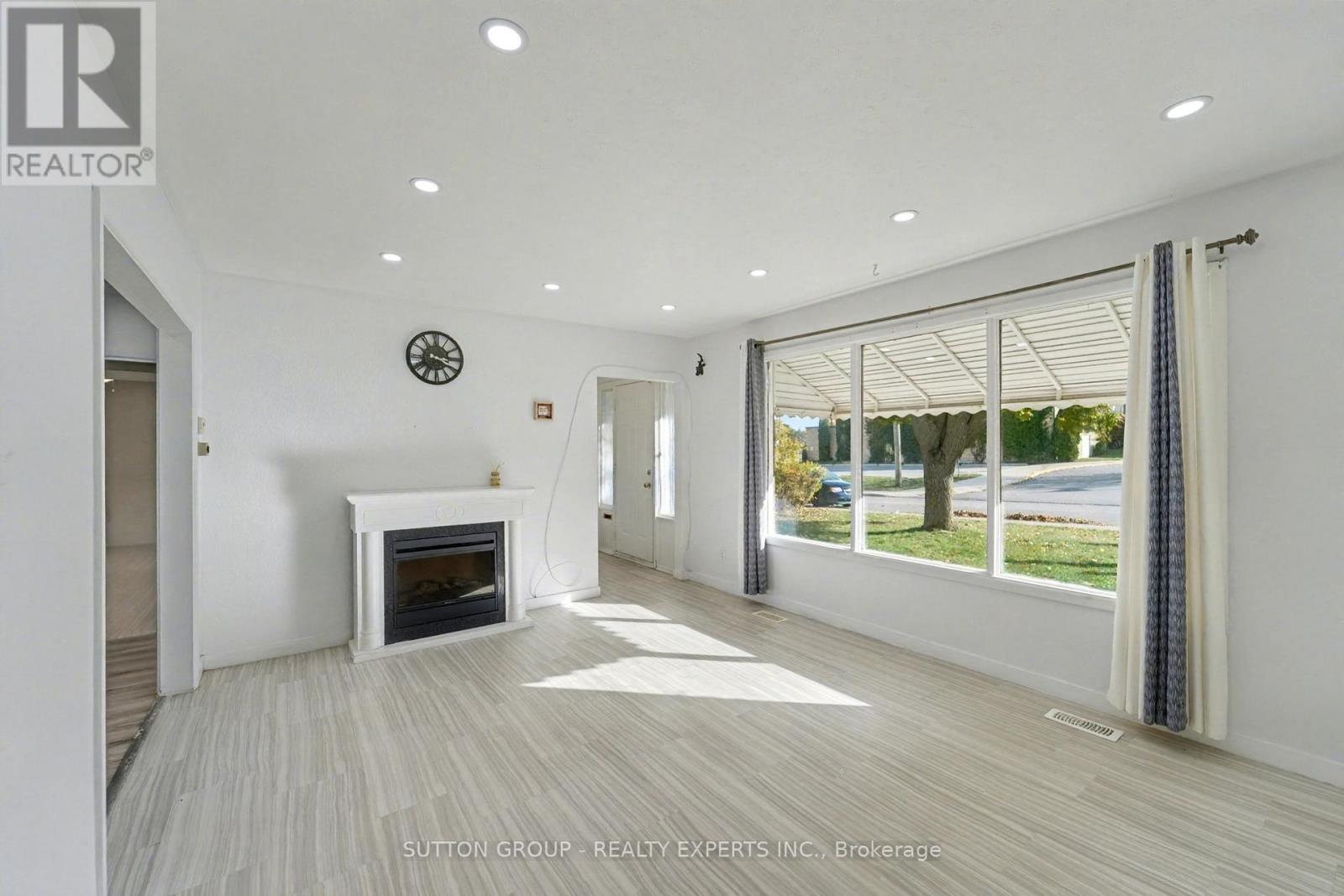 893 Cromwell Street, Woodstock, Ontario  N4S 5B4 - Photo 6 - X12558930