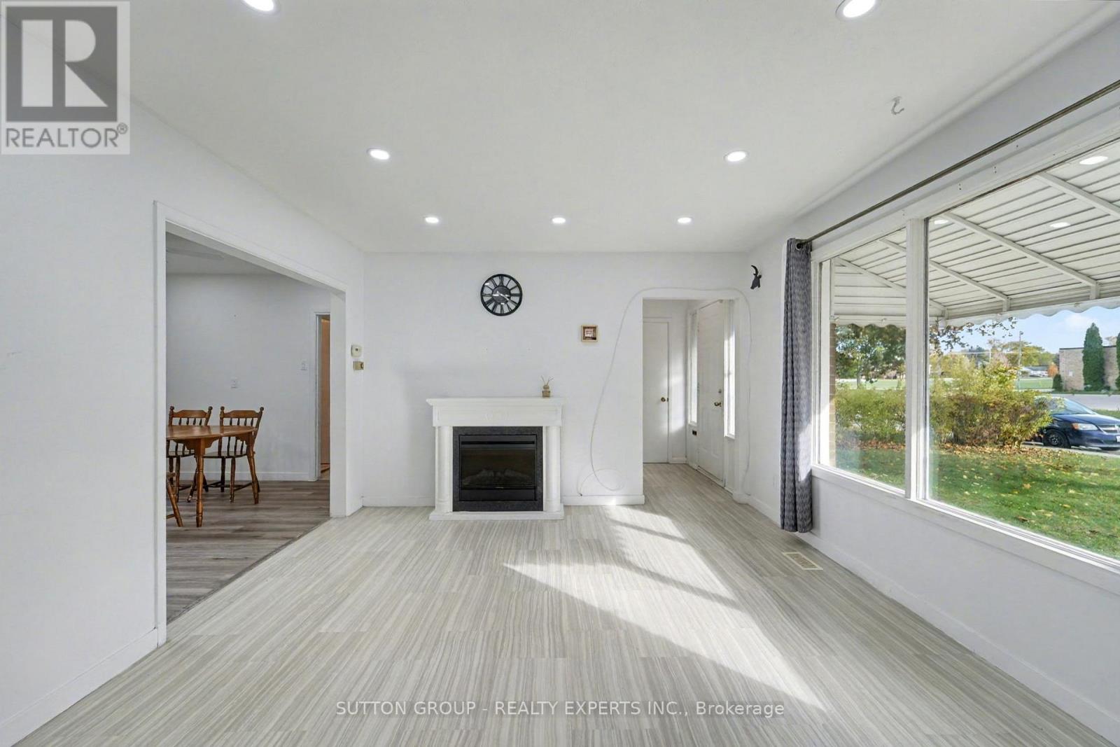 893 Cromwell Street, Woodstock, Ontario  N4S 5B4 - Photo 8 - X12558930