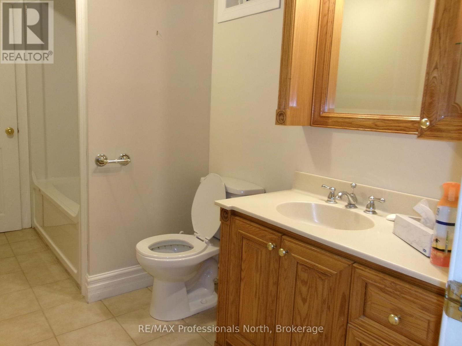 646 Mountain Street, Dysart Et Al (Dysart), Ontario  K0M 1S0 - Photo 23 - X12555136