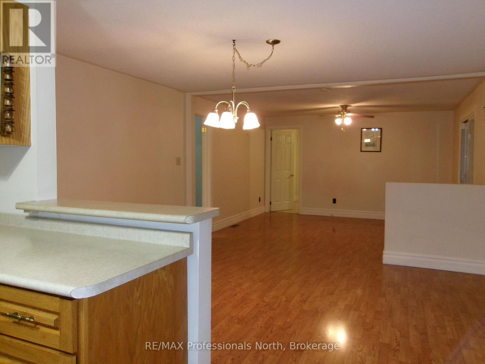 646 Mountain Street, Dysart Et Al (Dysart), Ontario  K0M 1S0 - Photo 10 - X12555136