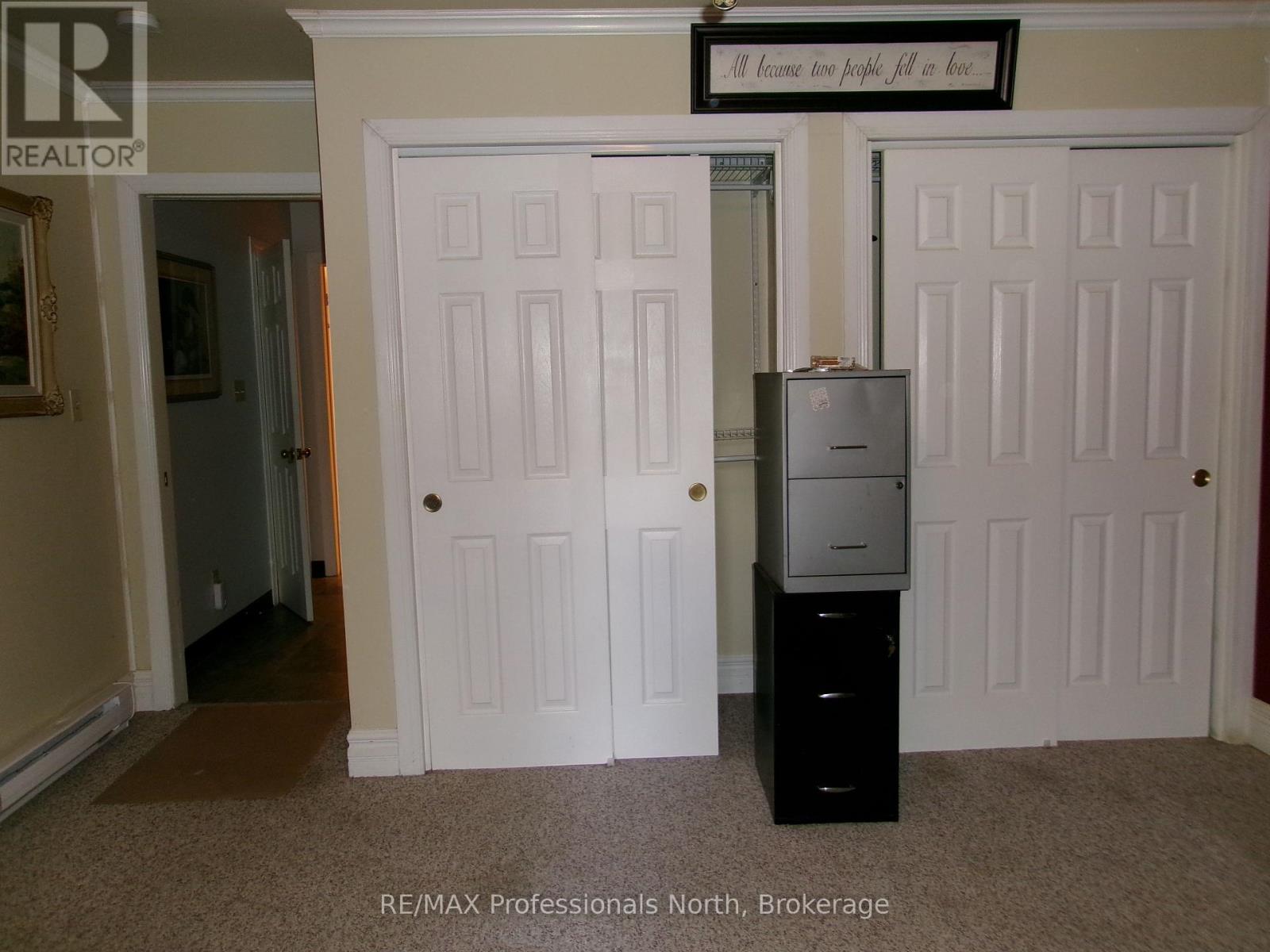 646 Mountain Street, Dysart Et Al (Dysart), Ontario  K0M 1S0 - Photo 21 - X12555136