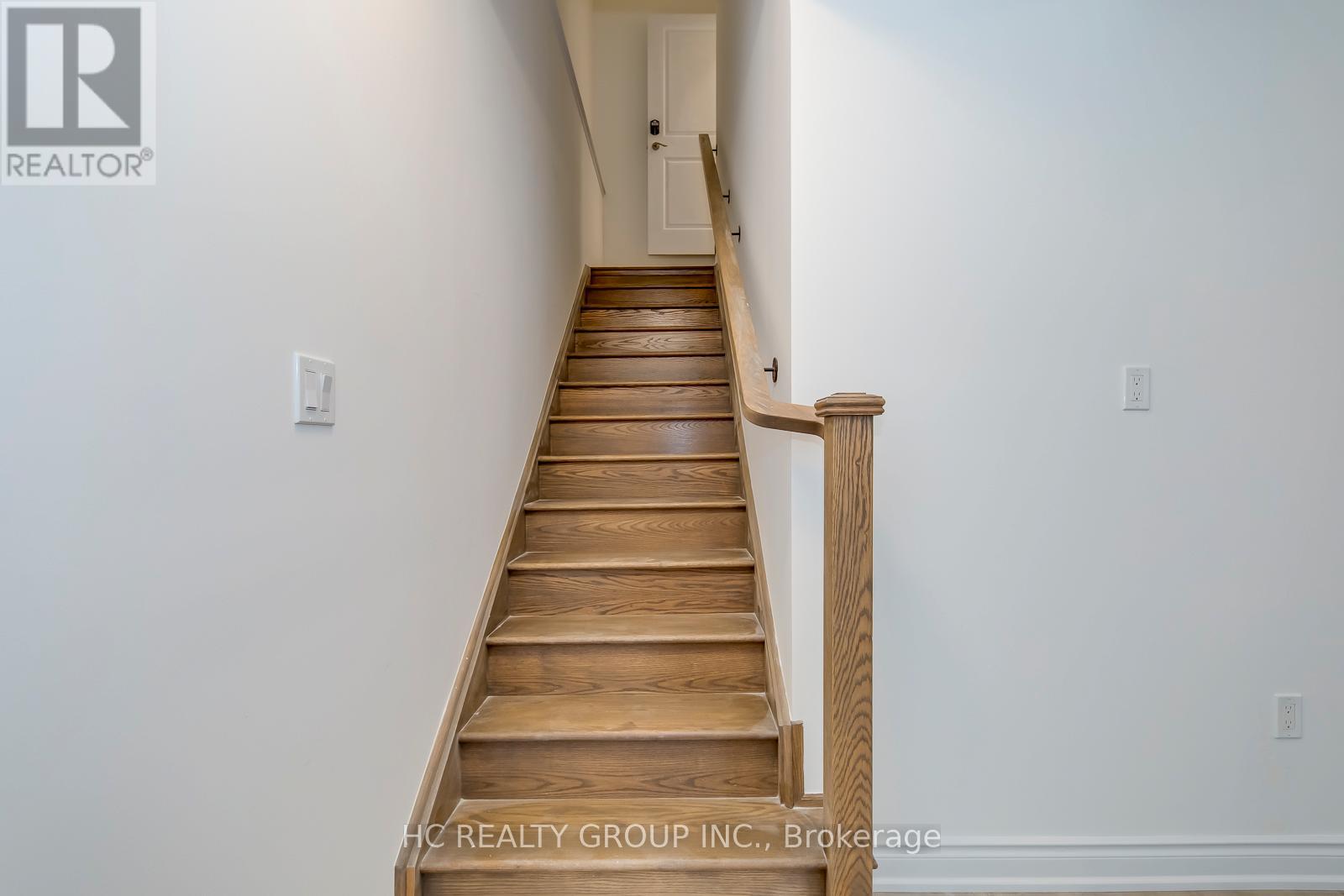 3219 Crystal Drive, Oakville, Ontario  L6M 5S8 - Photo 35 - W12552360