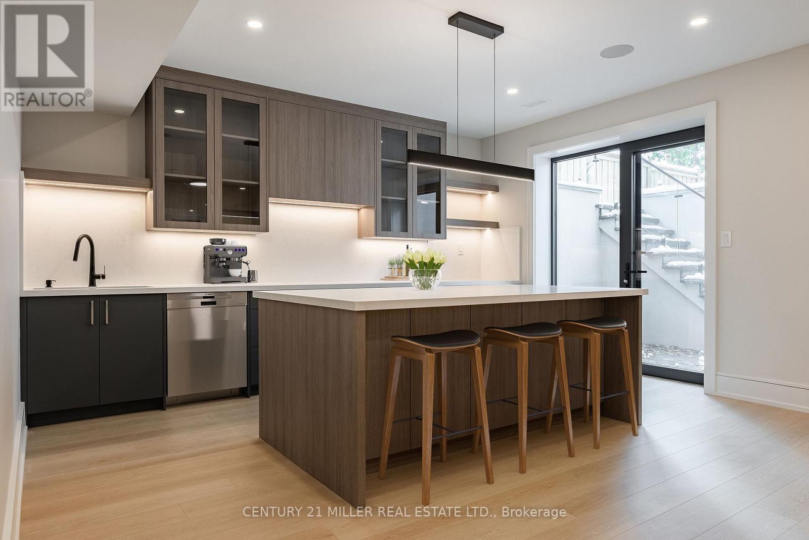 414 Belvenia Road, Burlington, Ontario L7L 2G6 - Photo 34 - W12537828