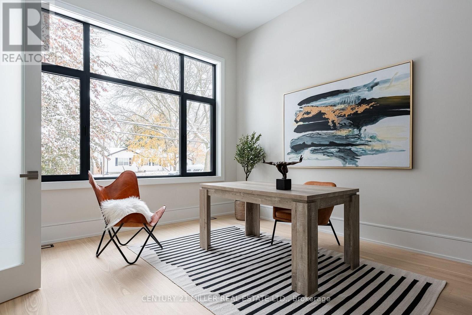 414 Belvenia Road, Burlington, Ontario L7L 2G6 - Photo 4 - W12537828