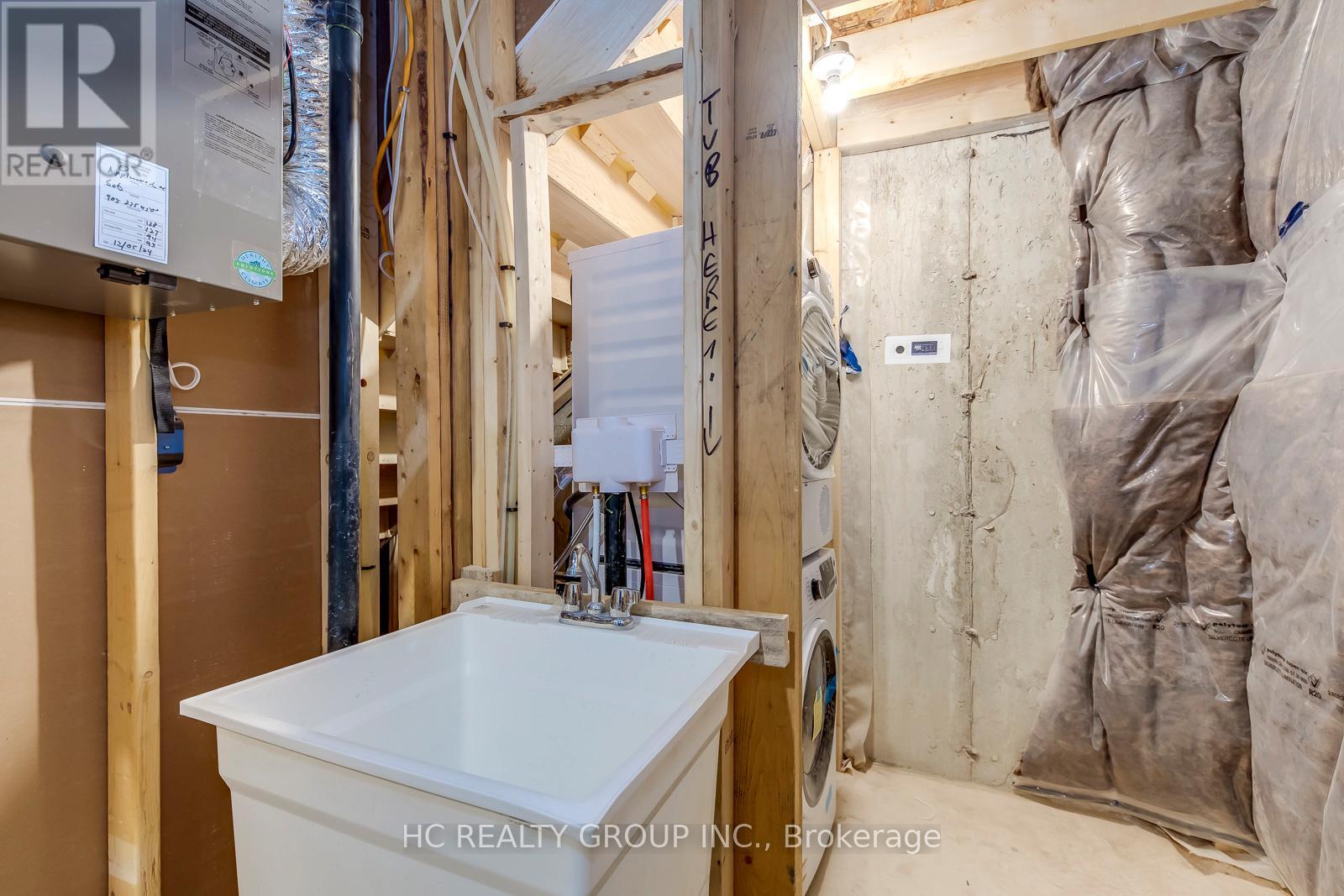 3219 Crystal Drive, Oakville, Ontario  L6M 5S8 - Photo 42 - W12552360