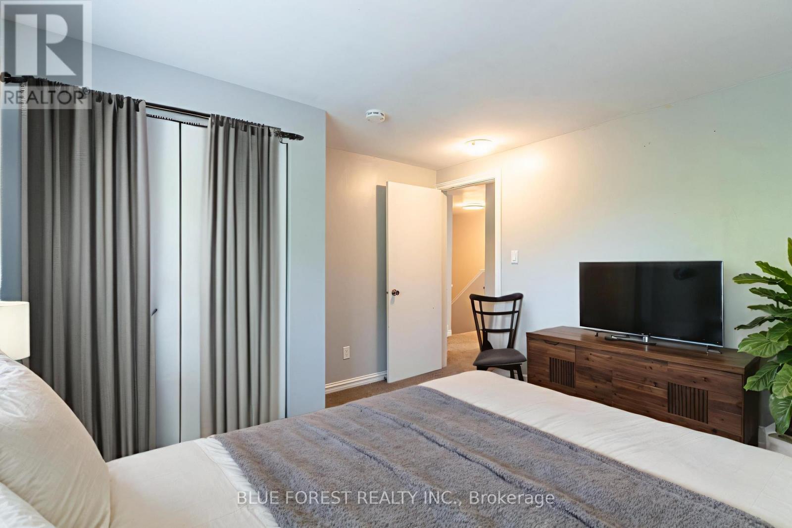 26 Acton Crescent, London South, Ontario  N6E 1W5 - Photo 32 - X12406909