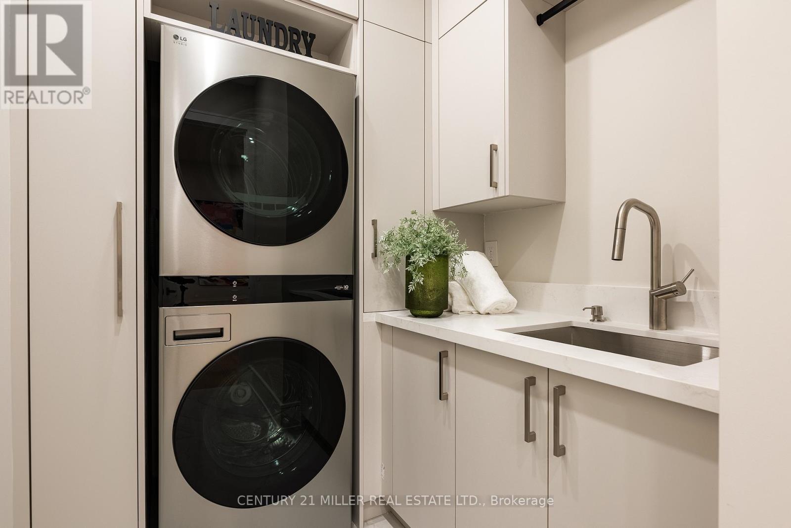 414 Belvenia Road, Burlington, Ontario L7L 2G6 - Photo 32 - W12537828