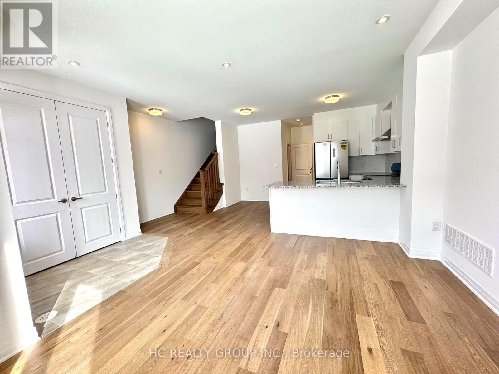 3219 Crystal Drive, Oakville, Ontario  L6M 5S8 - Photo 8 - W12552360