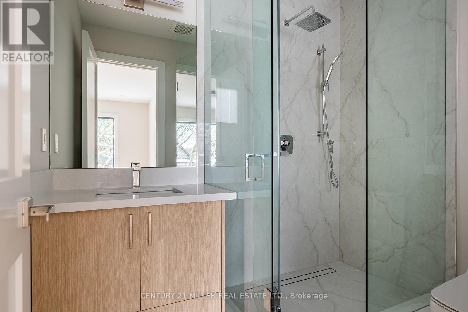 414 Belvenia Road, Burlington, Ontario L7L 2G6 - Photo 25 - W12537828