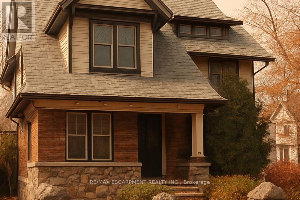 1 - 2 UNDERMOUNT AVENUE, Hamilton, Ontario