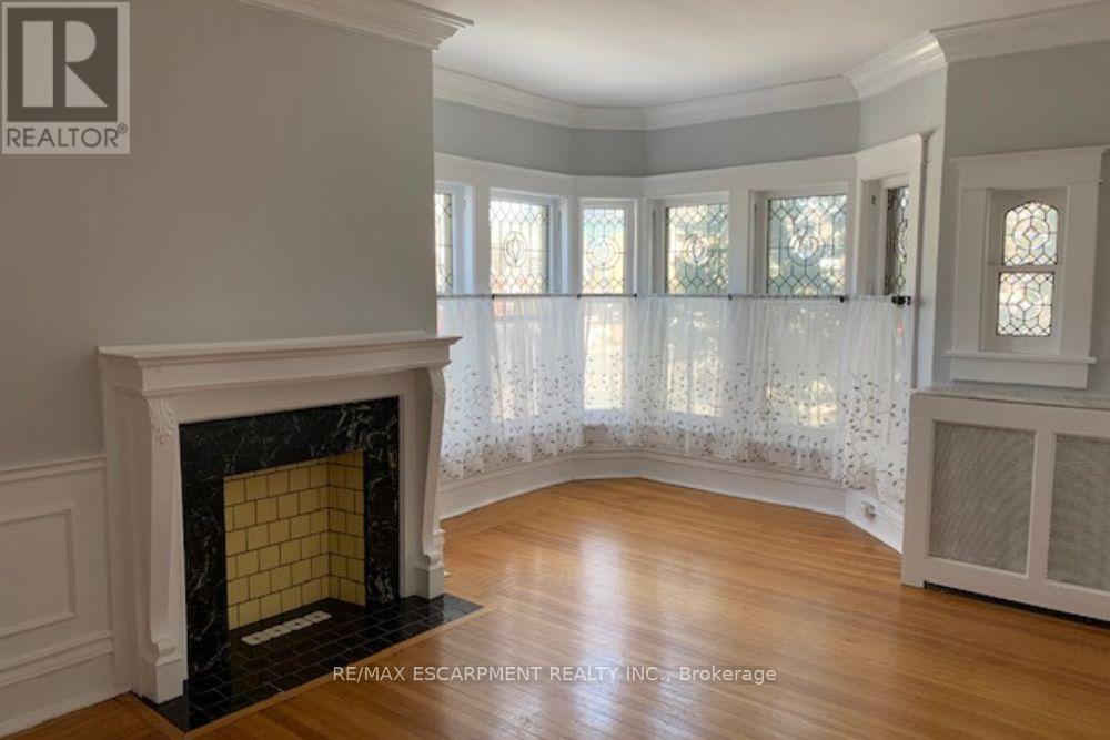 1 - 2 Undermount Avenue, Hamilton, Ontario  L8P 3Z6 - Photo 6 - X12558618