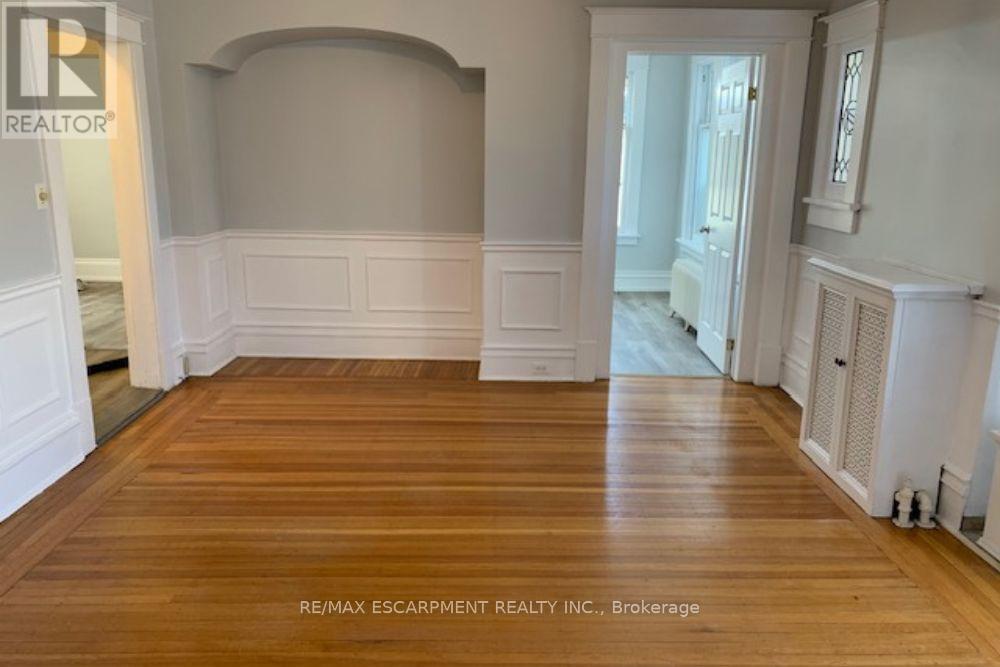 1 - 2 Undermount Avenue, Hamilton, Ontario  L8P 3Z6 - Photo 2 - X12558618