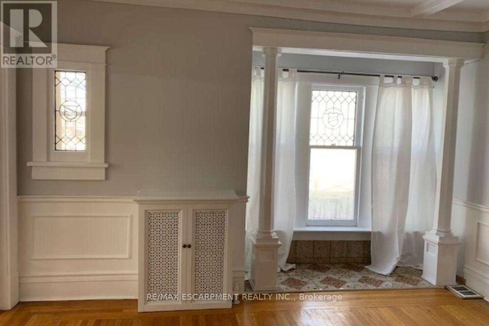 1 - 2 Undermount Avenue, Hamilton, Ontario  L8P 3Z6 - Photo 3 - X12558618