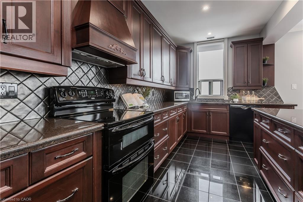 1270 Maple Crossing Boulevard Unit# Ph2, Burlington, Ontario  L7S 2J3 - Photo 7 - 40787630