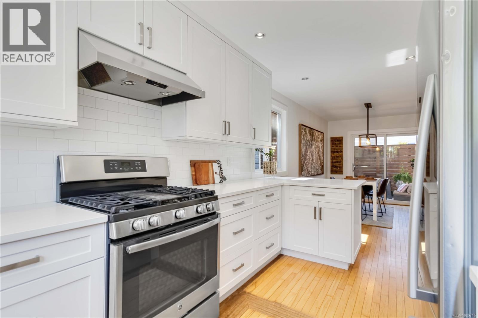 126 Rendall St, Victoria, British Columbia  V8V 2E5 - Photo 14 - 1020716