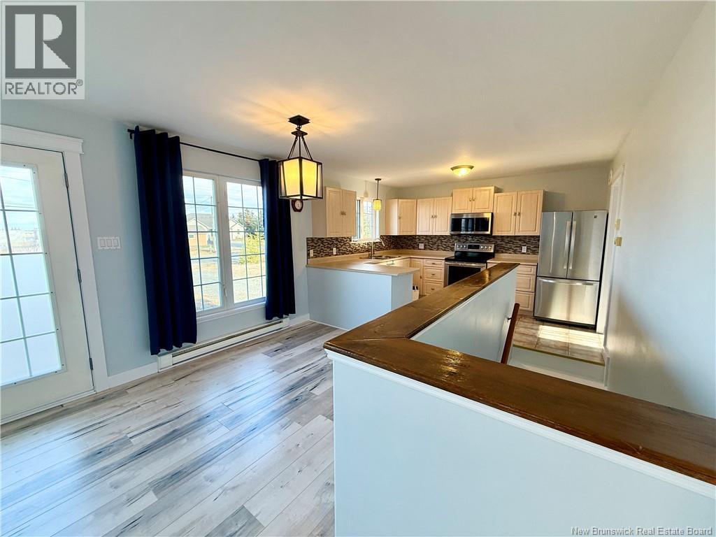 44 Bayshore Drive, Bathurst, New Brunswick  E2A 6A4 - Photo 9 - NB130335