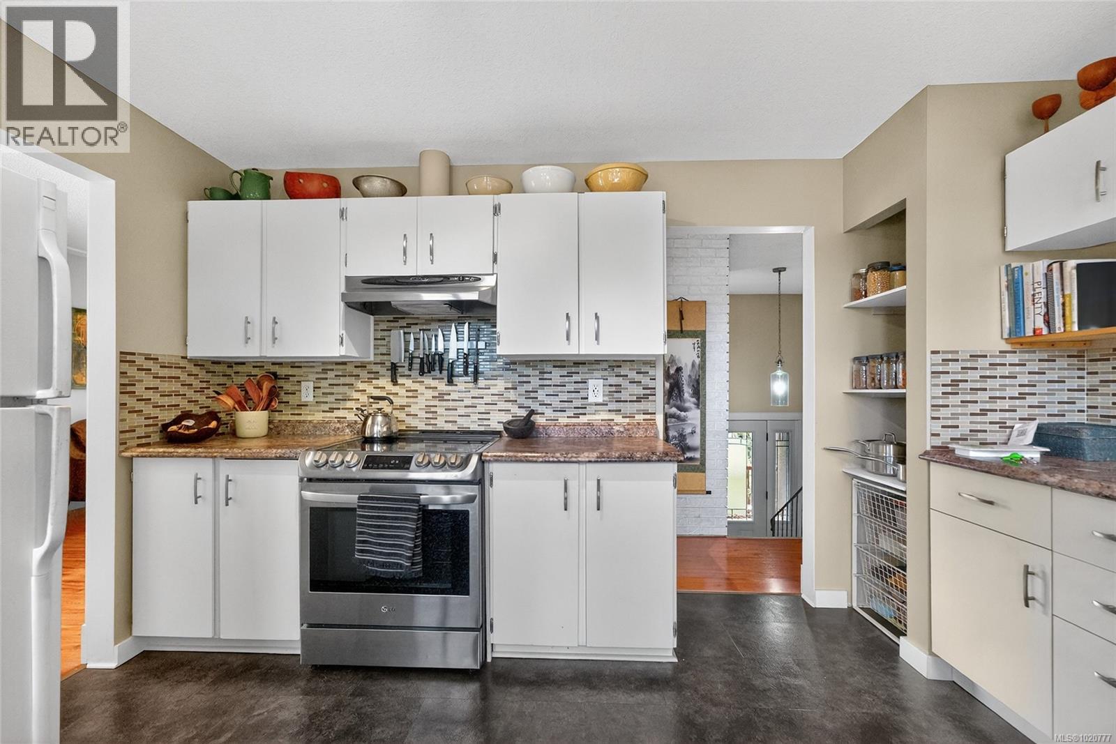 7330 Millard Dr, Lantzville, British Columbia  V0R 2H0 - Photo 5 - 1020777