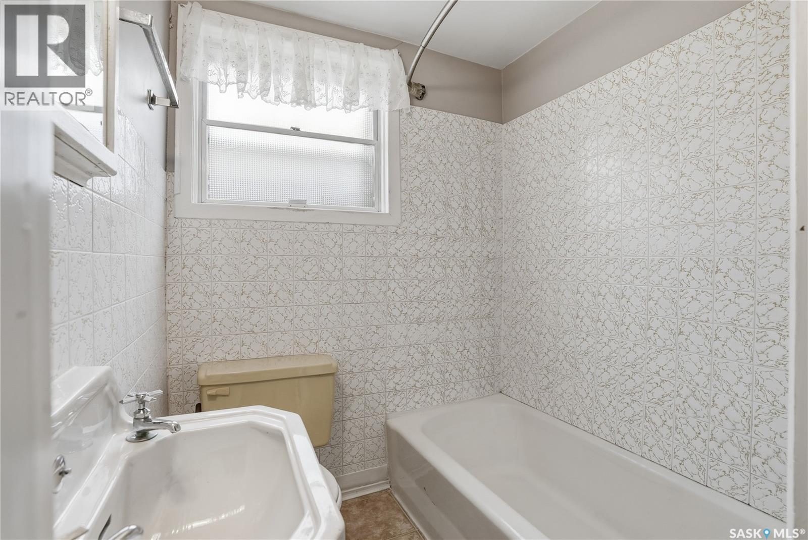 2120 St Andrews Avenue, Saskatoon, Saskatchewan  S7M 0M1 - Photo 33 - SK024329