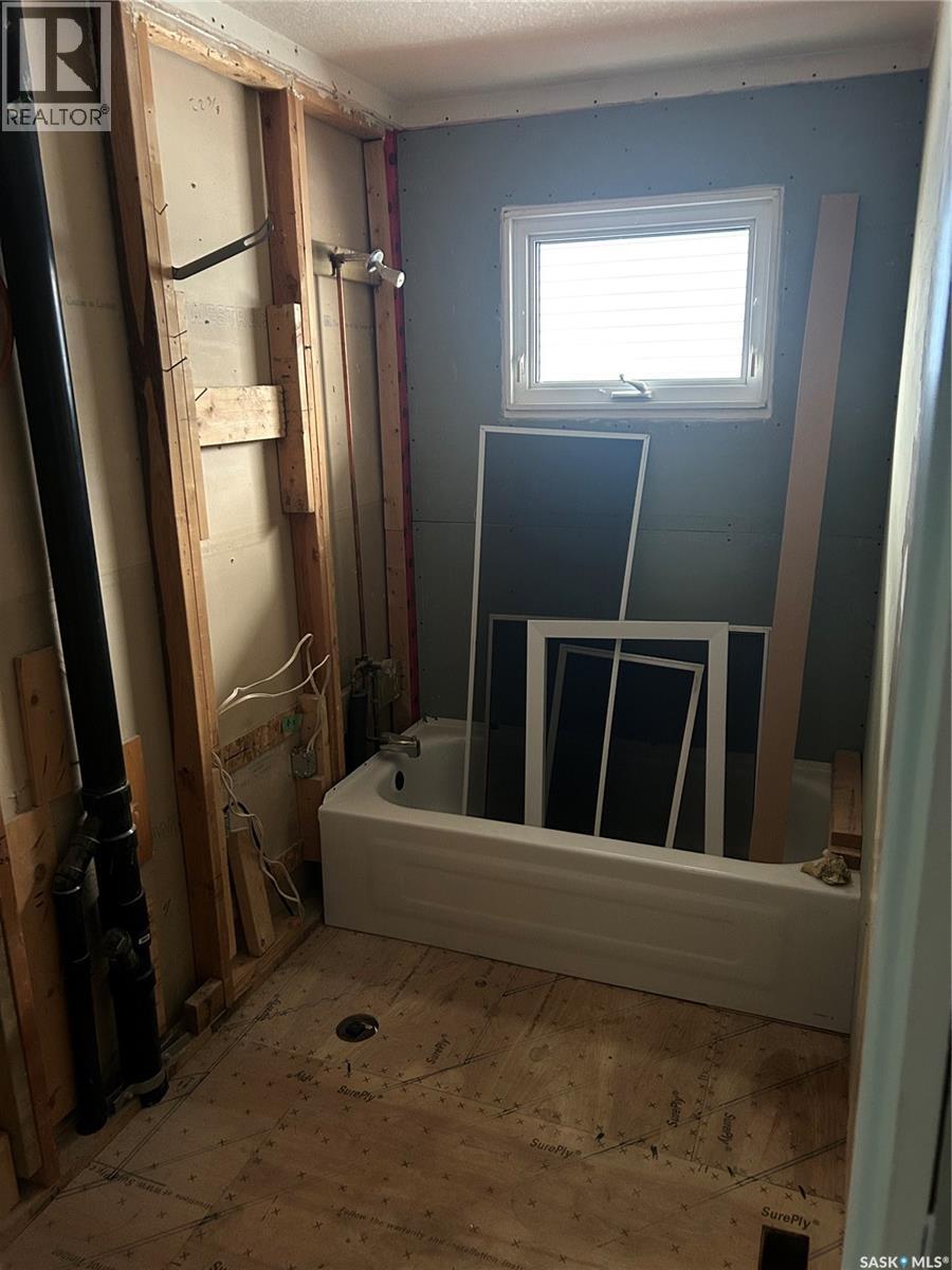 36 Andros Bay, Regina, Saskatchewan  S4R 5K6 - Photo 10 - SK024316