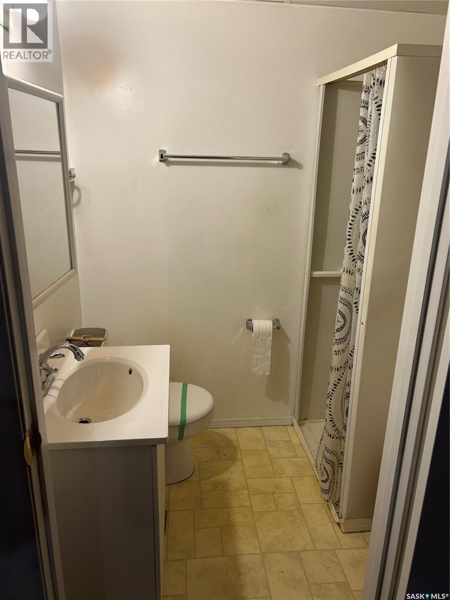 36 Andros Bay, Regina, Saskatchewan  S4R 5K6 - Photo 14 - SK024316