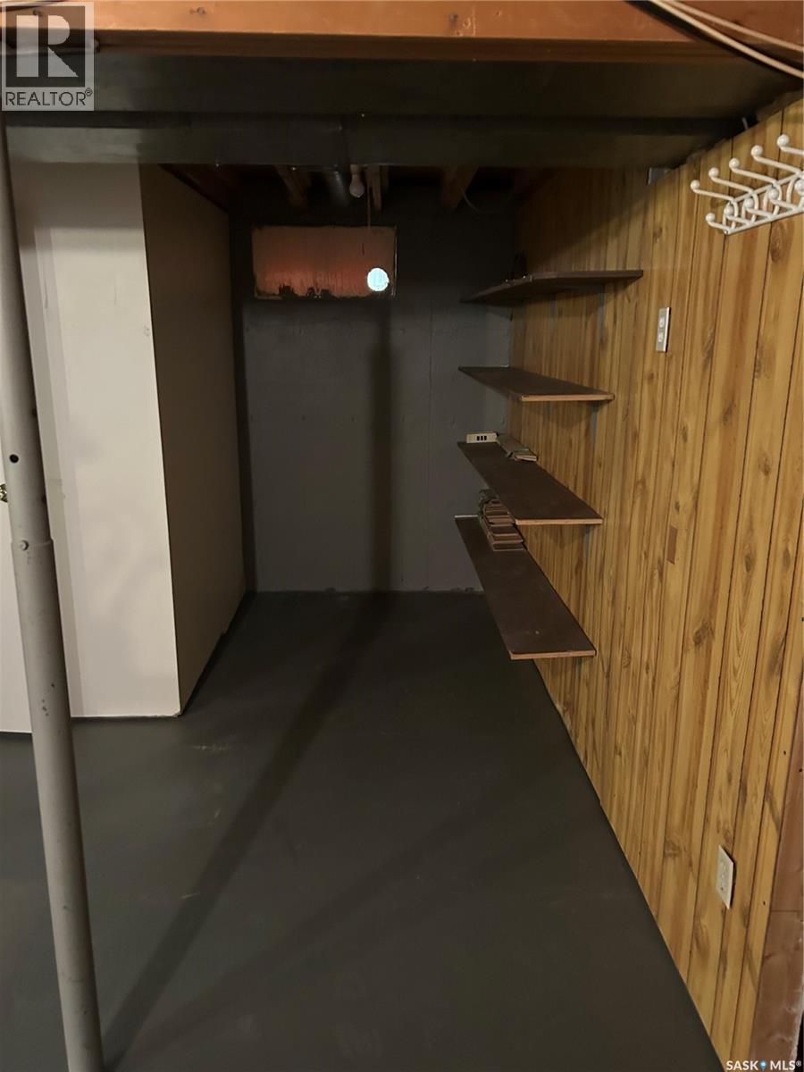 36 Andros Bay, Regina, Saskatchewan  S4R 5K6 - Photo 15 - SK024316