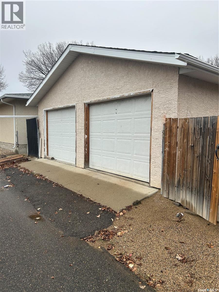 36 Andros Bay, Regina, Saskatchewan  S4R 5K6 - Photo 21 - SK024316