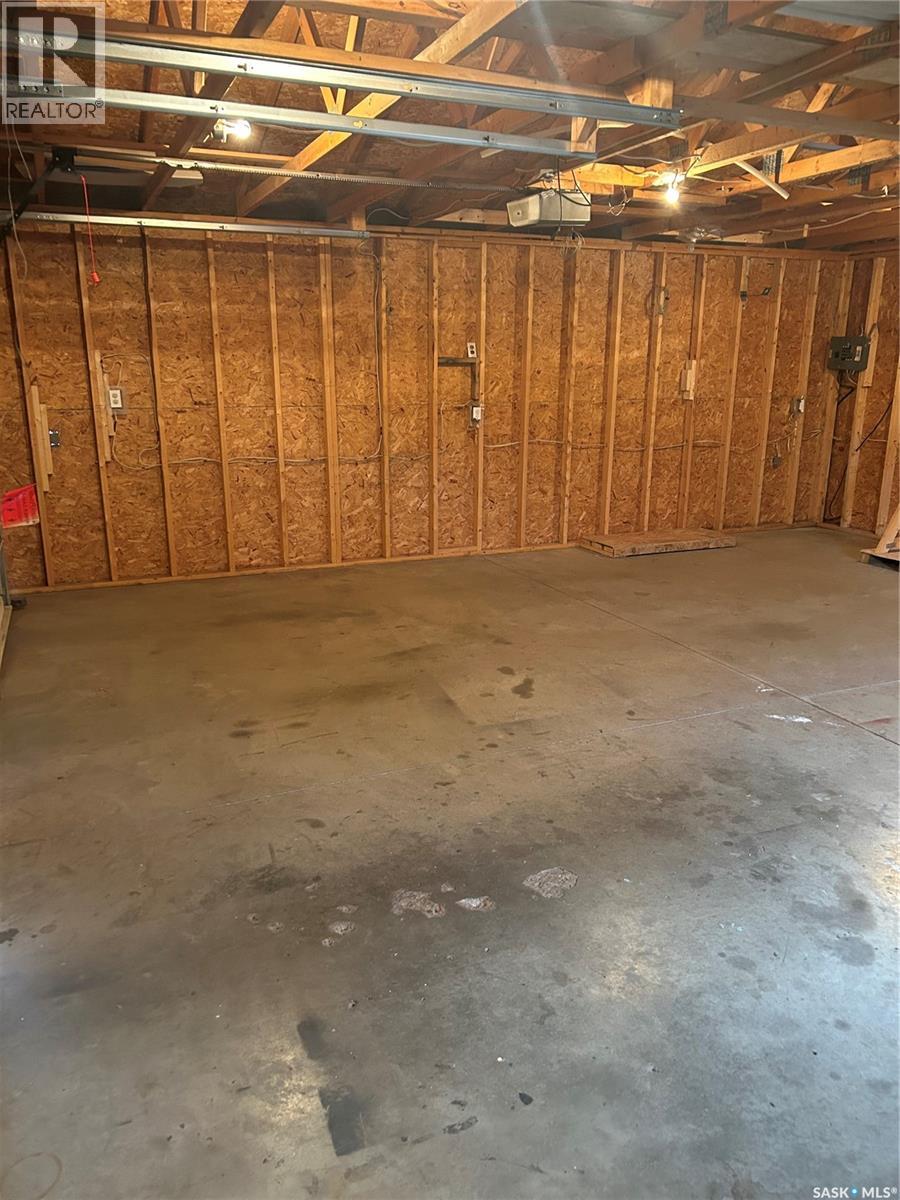 36 Andros Bay, Regina, Saskatchewan  S4R 5K6 - Photo 23 - SK024316