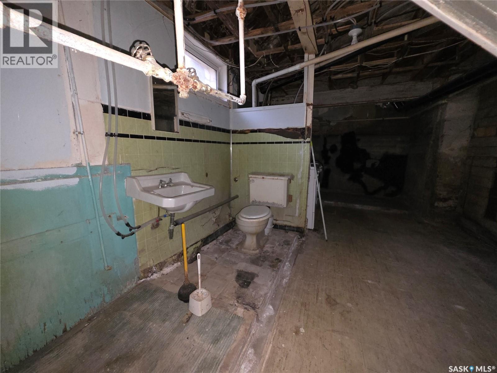 409 2nd Avenue Ne, Swift Current, Saskatchewan  S9H 2E3 - Photo 22 - SK024277