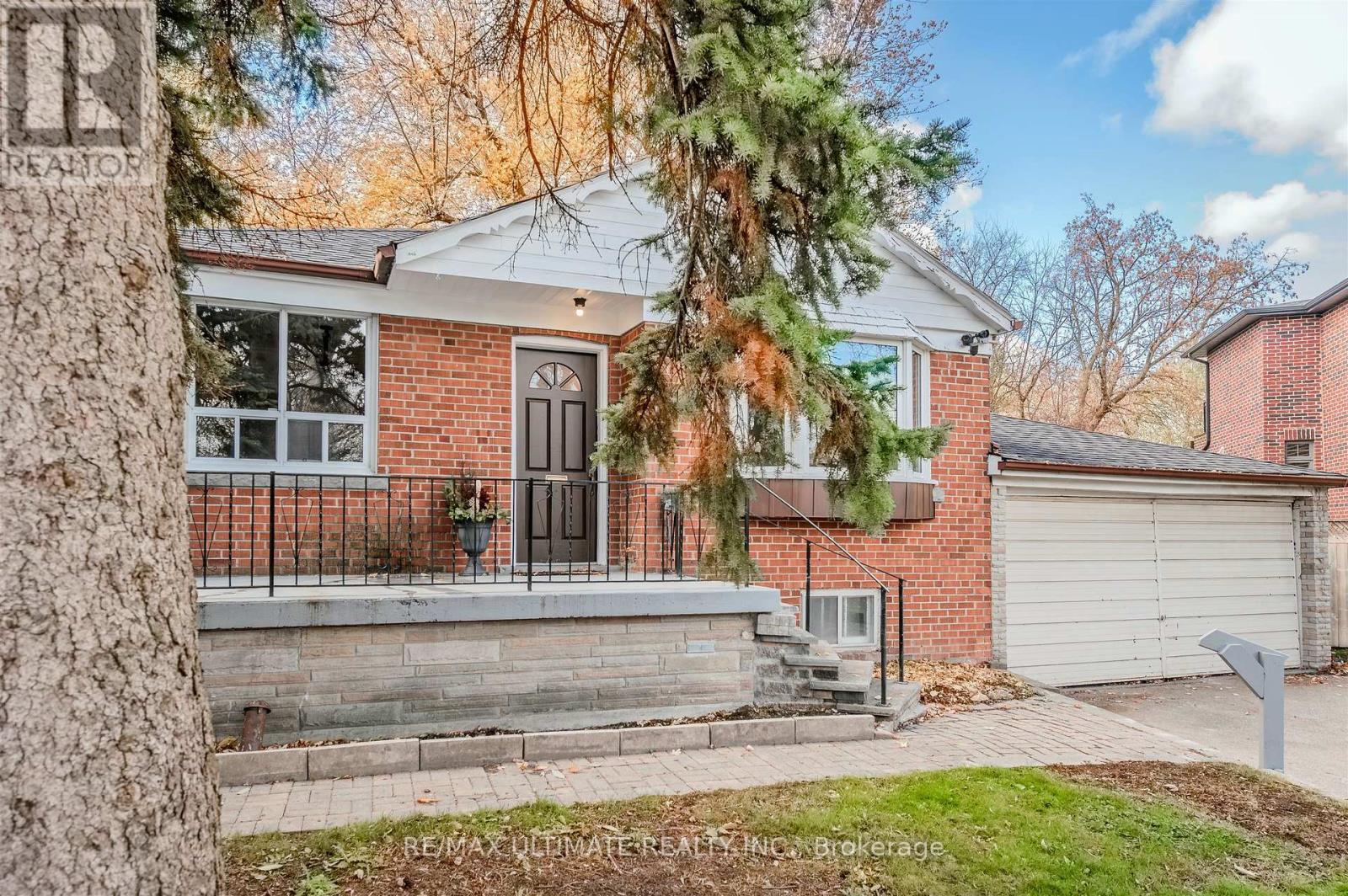 110 De Quincy Boulevard, Toronto, Ontario  M3H 1Y9 - Photo 4 - C12559012