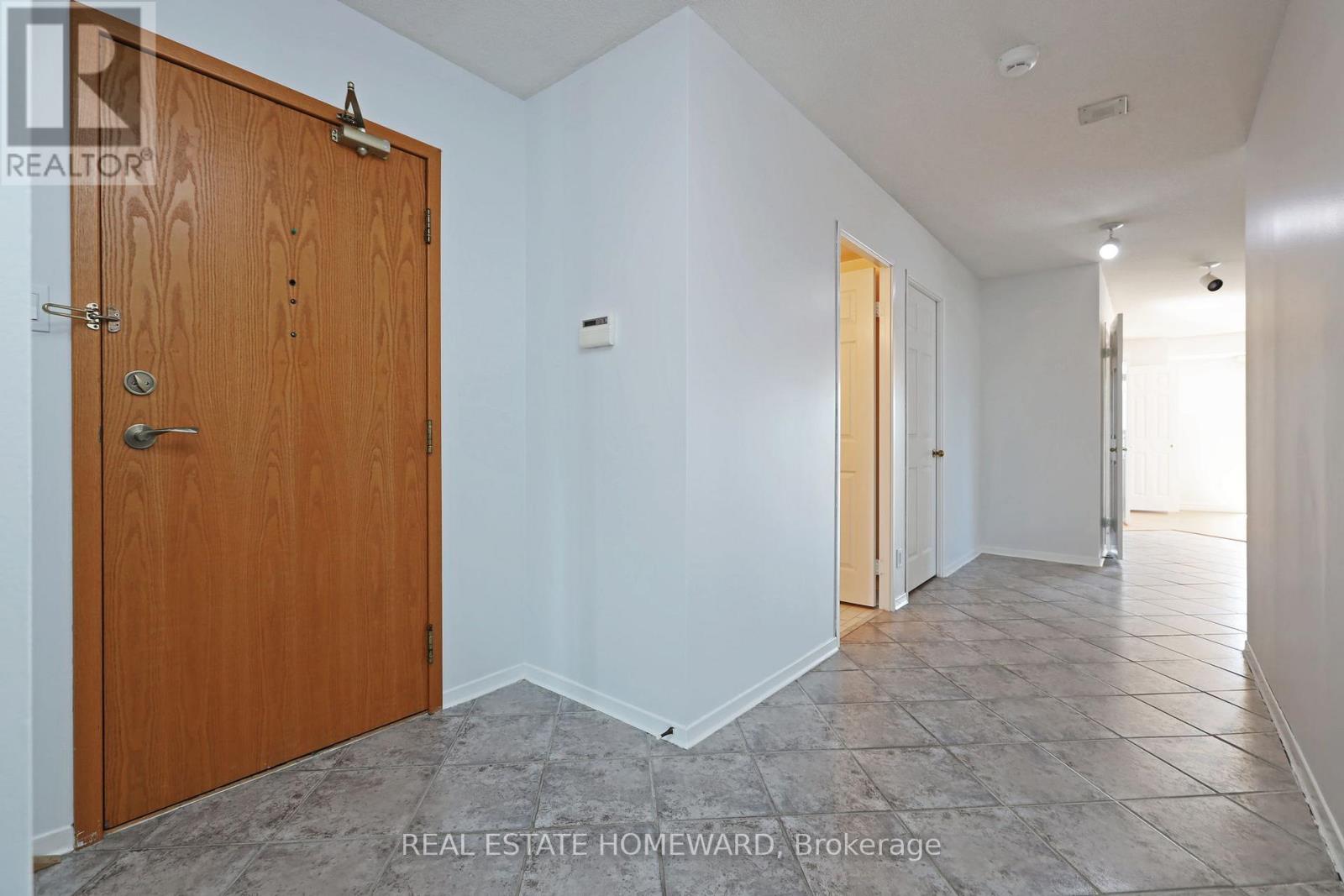 801 - 215 Wynford Drive, Toronto, Ontario  M3C 3P5 - Photo 4 - C12559038