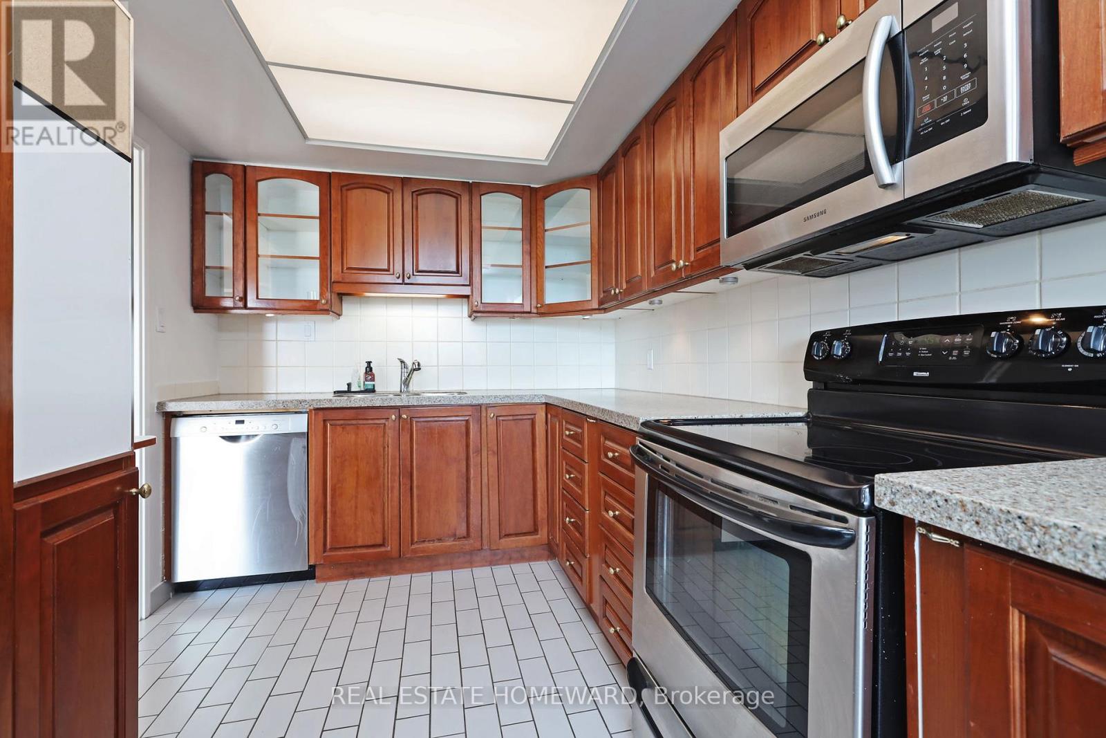 801 - 215 Wynford Drive, Toronto, Ontario  M3C 3P5 - Photo 6 - C12559038