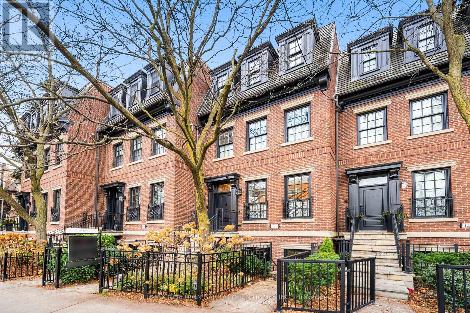 121 DAVENPORT ROAD, Toronto, Ontario