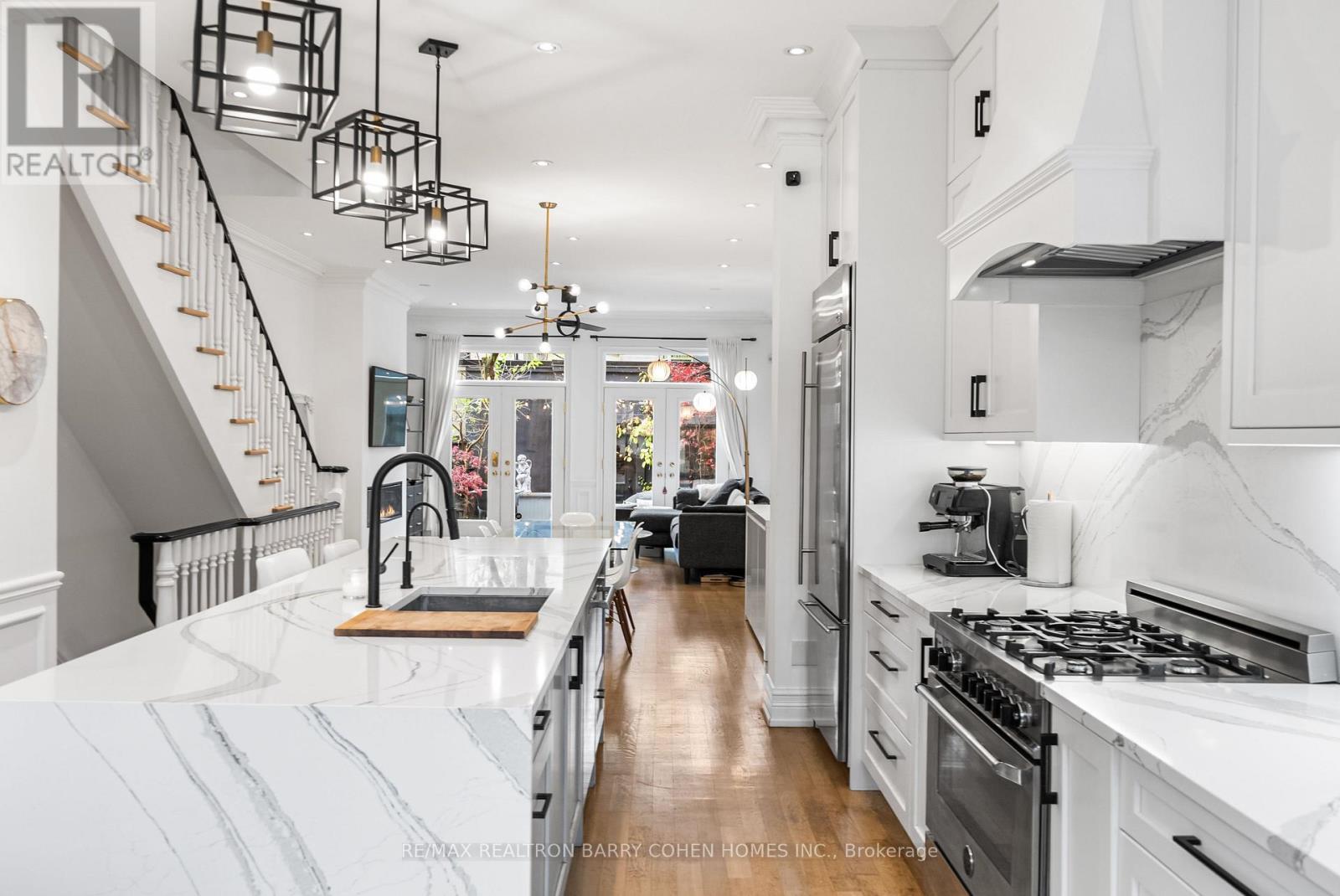 121 Davenport Road, Toronto, Ontario  M5R 1H8 - Photo 4 - C12559040