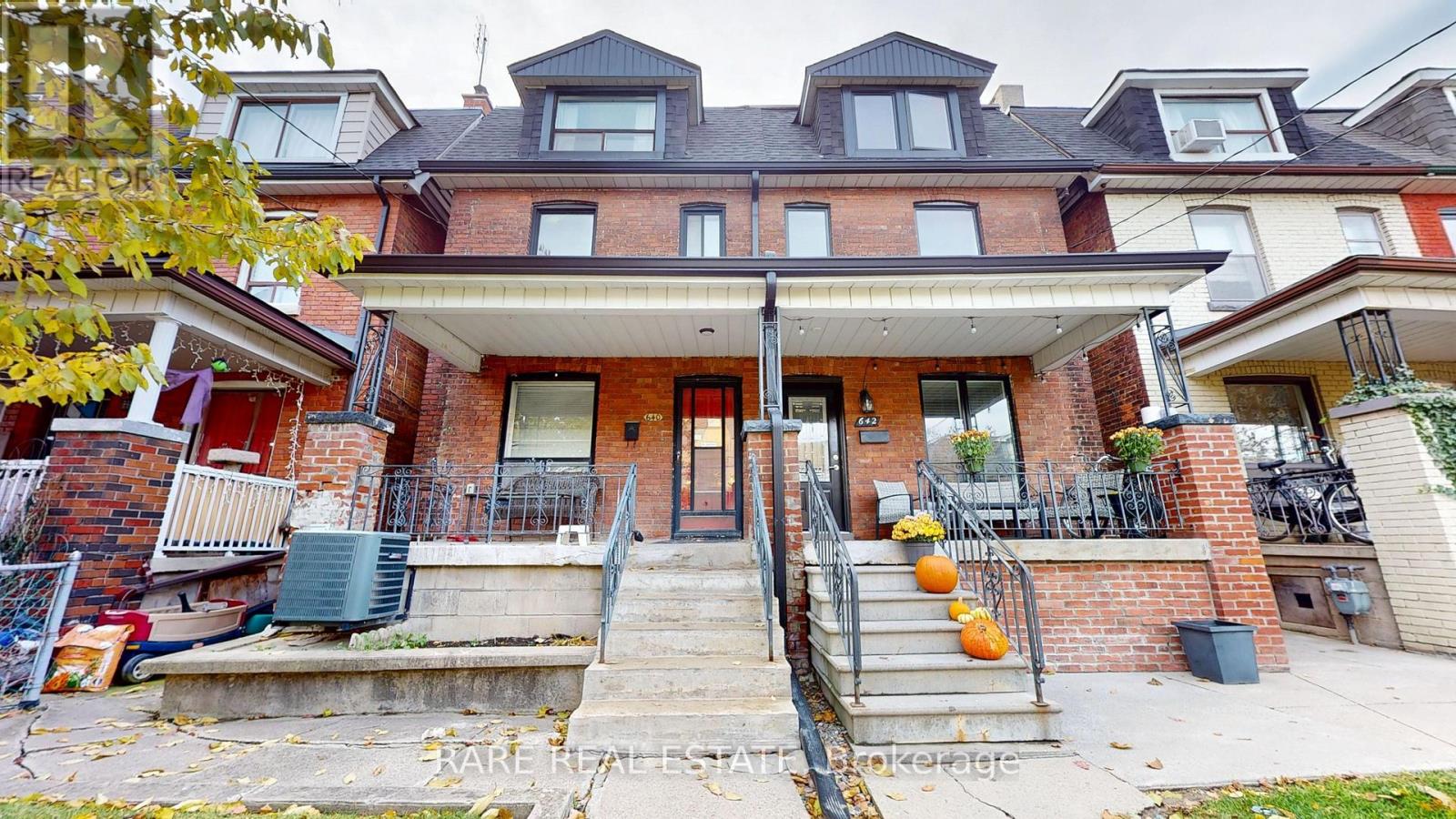 UPPER - 640 CRAWFORD STREET, Toronto, Ontario