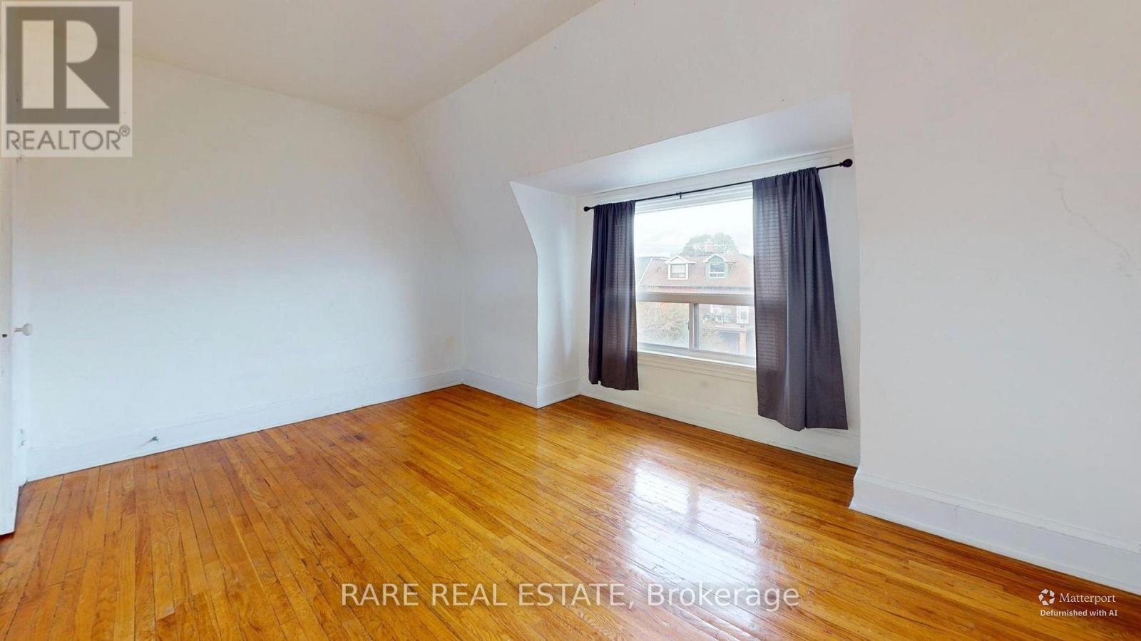 Upper - 640 Crawford Street, Toronto, Ontario  M6G 3K2 - Photo 4 - C12559050