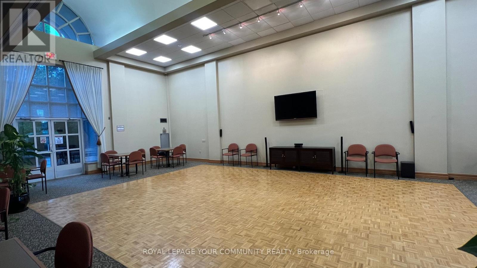 714 - 11 Thorncliffe Pk Drive, Toronto, Ontario  M4H 1P3 - Photo 16 - C12559088