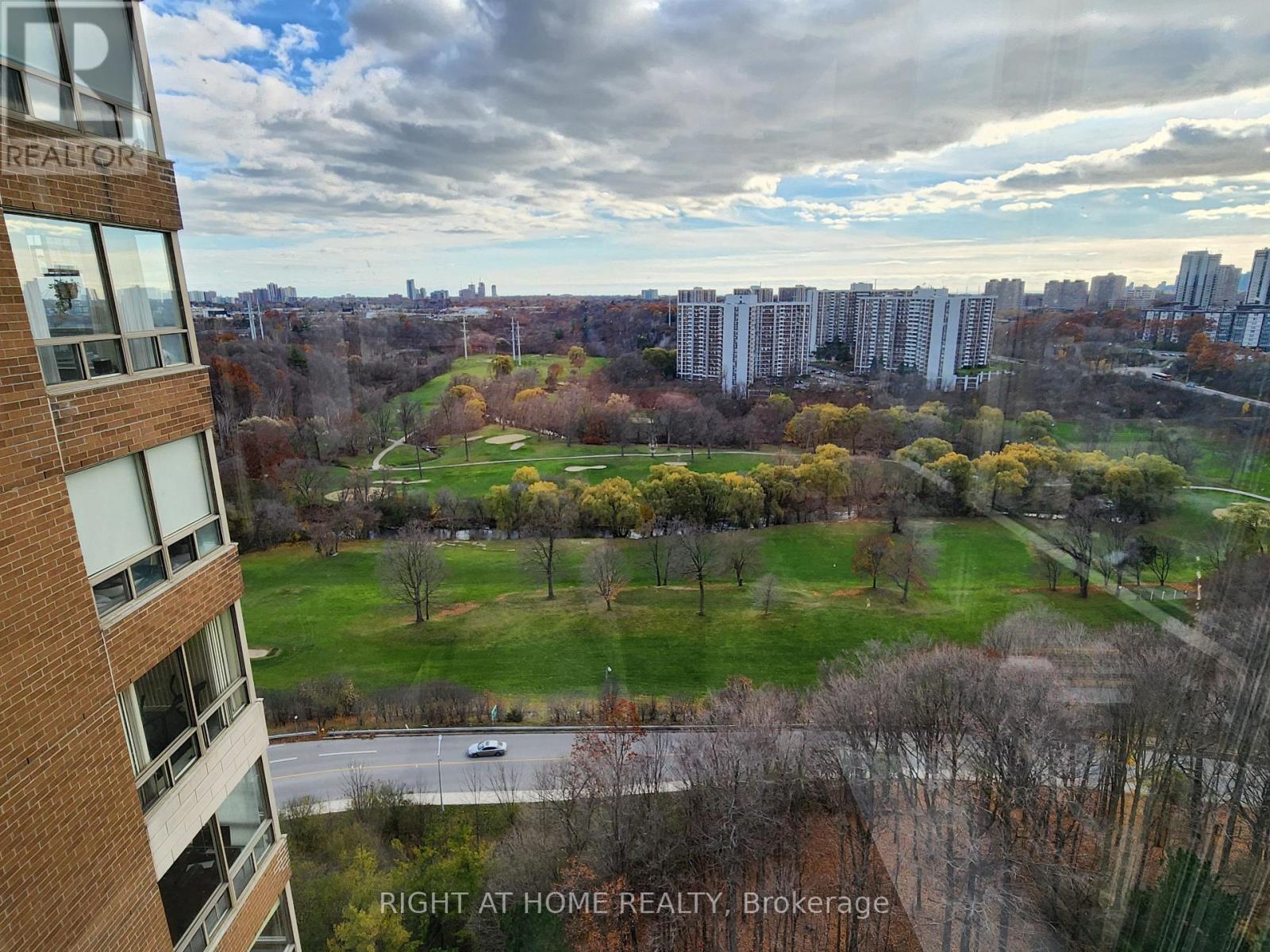 2002 - 195 Wynford Drive, Toronto, Ontario  M3C 3P3 - Photo 19 - C12559090
