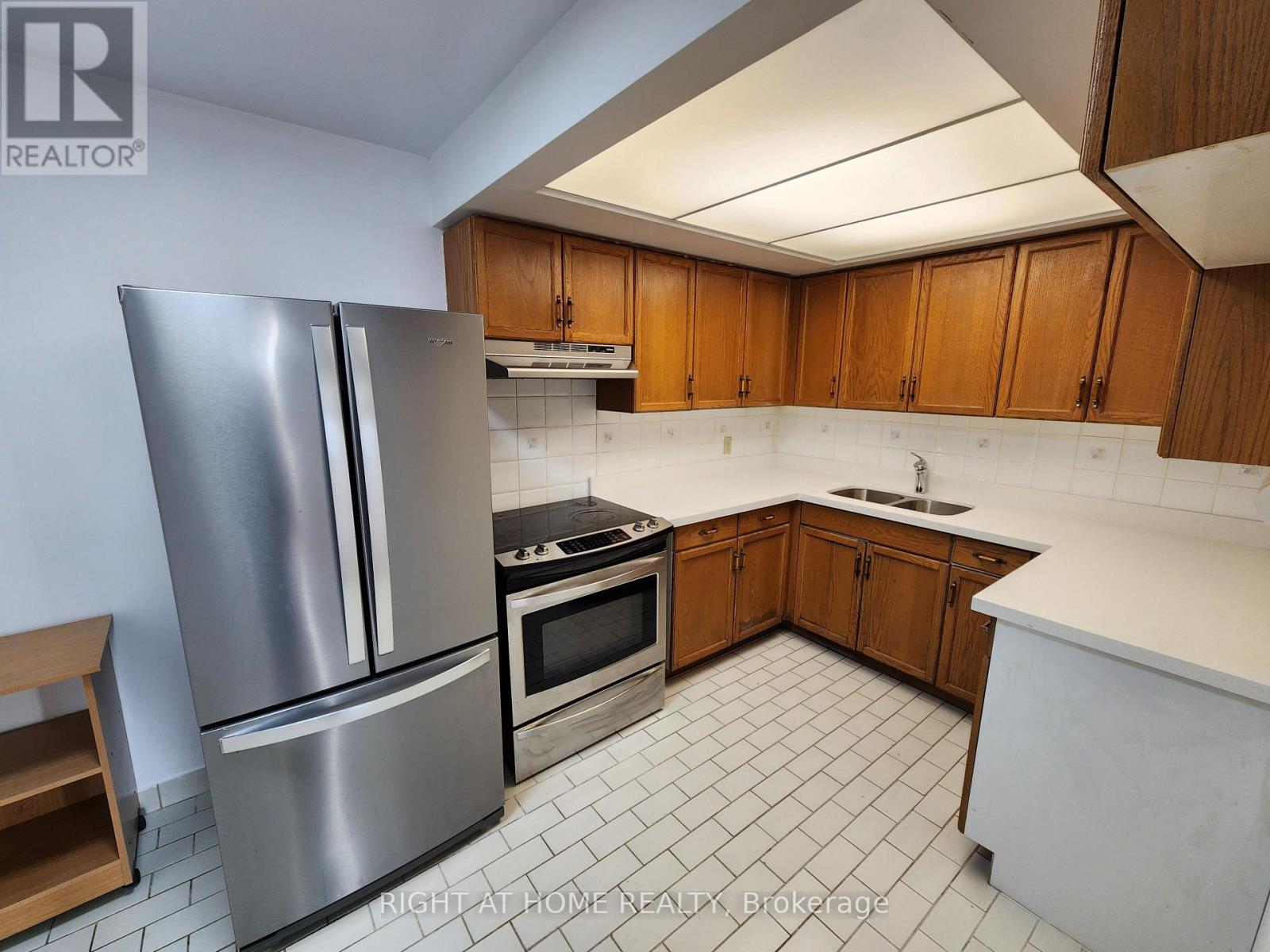 2002 - 195 Wynford Drive, Toronto, Ontario  M3C 3P3 - Photo 6 - C12559090