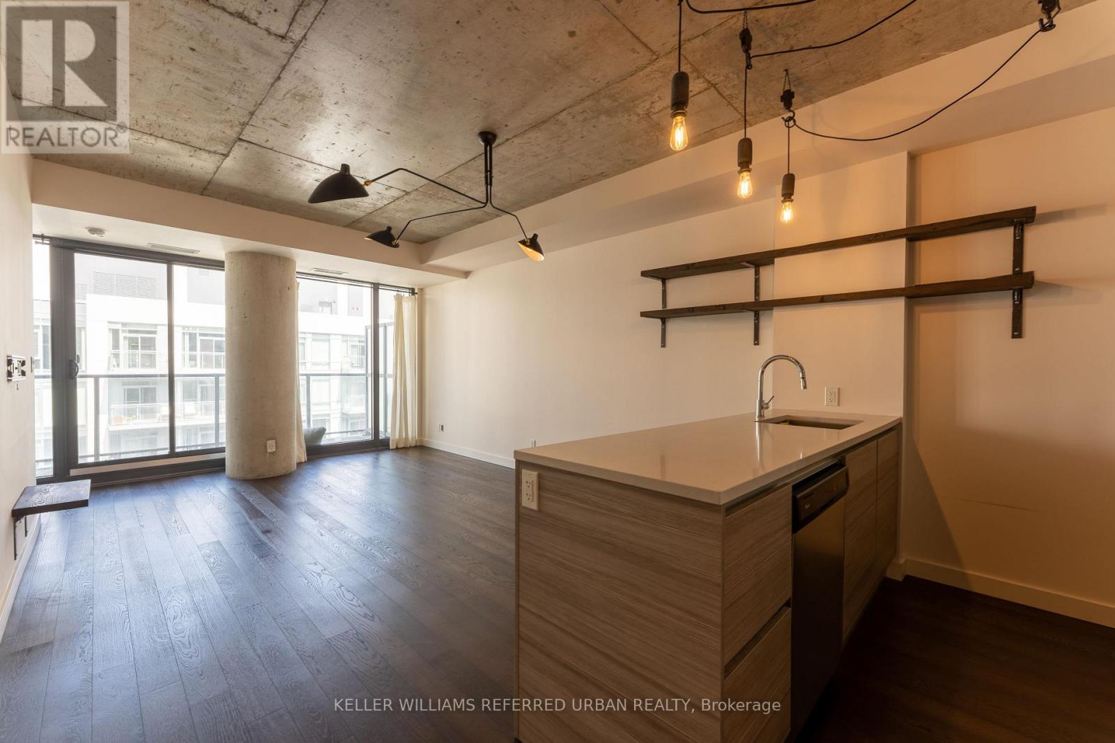 1515 - 111 BATHURST STREET, Toronto, Ontario