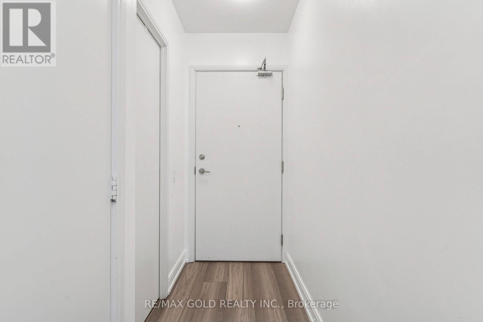 2501 - 181 Dundas Street E, Toronto, Ontario  M5A 0N5 - Photo 2 - C12559124