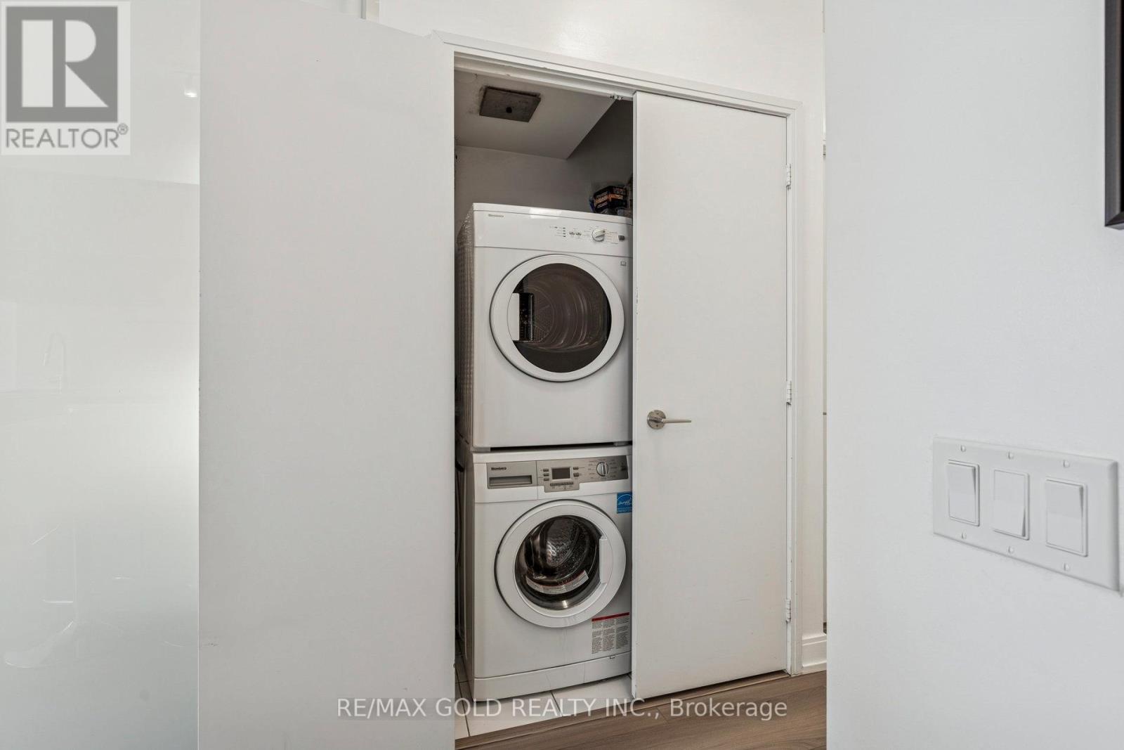 2501 - 181 Dundas Street E, Toronto, Ontario  M5A 0N5 - Photo 23 - C12559124