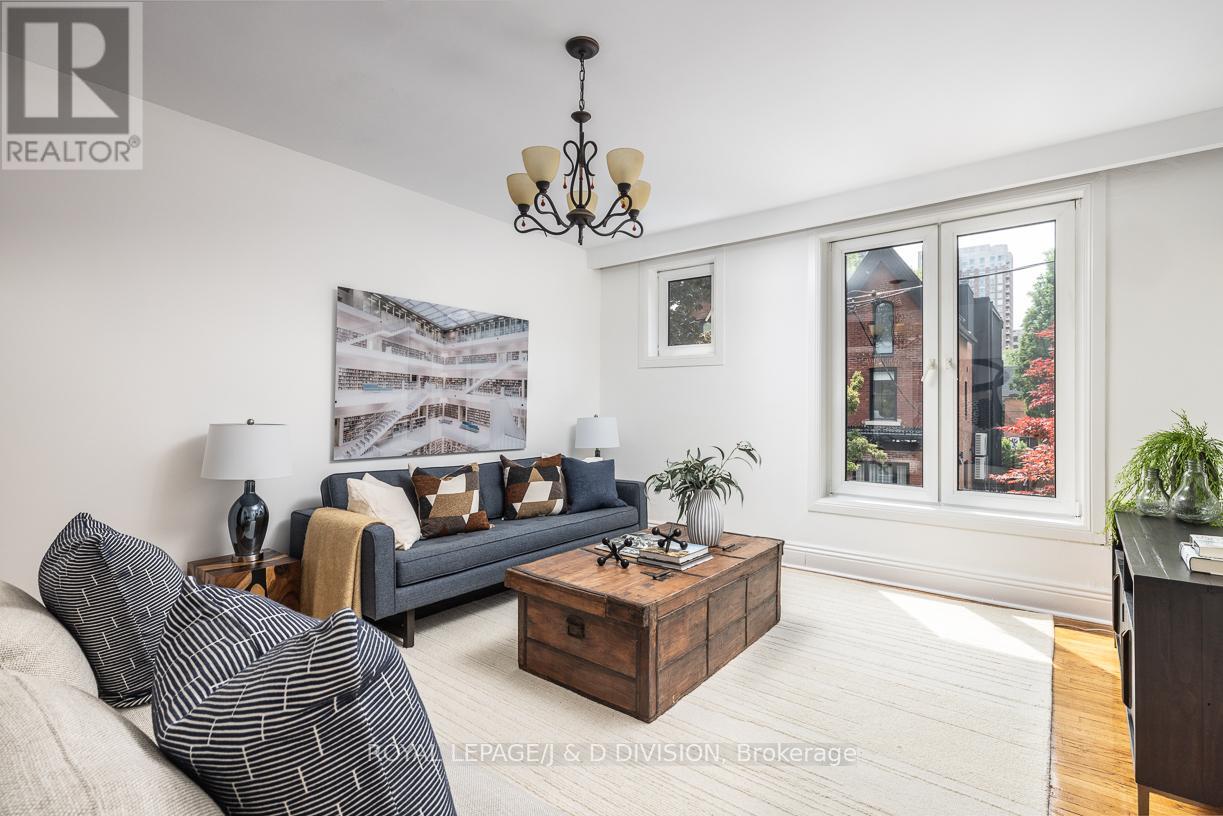 16 Boswell Avenue, Toronto, Ontario  M5R 1M4 - Photo 15 - C12559154