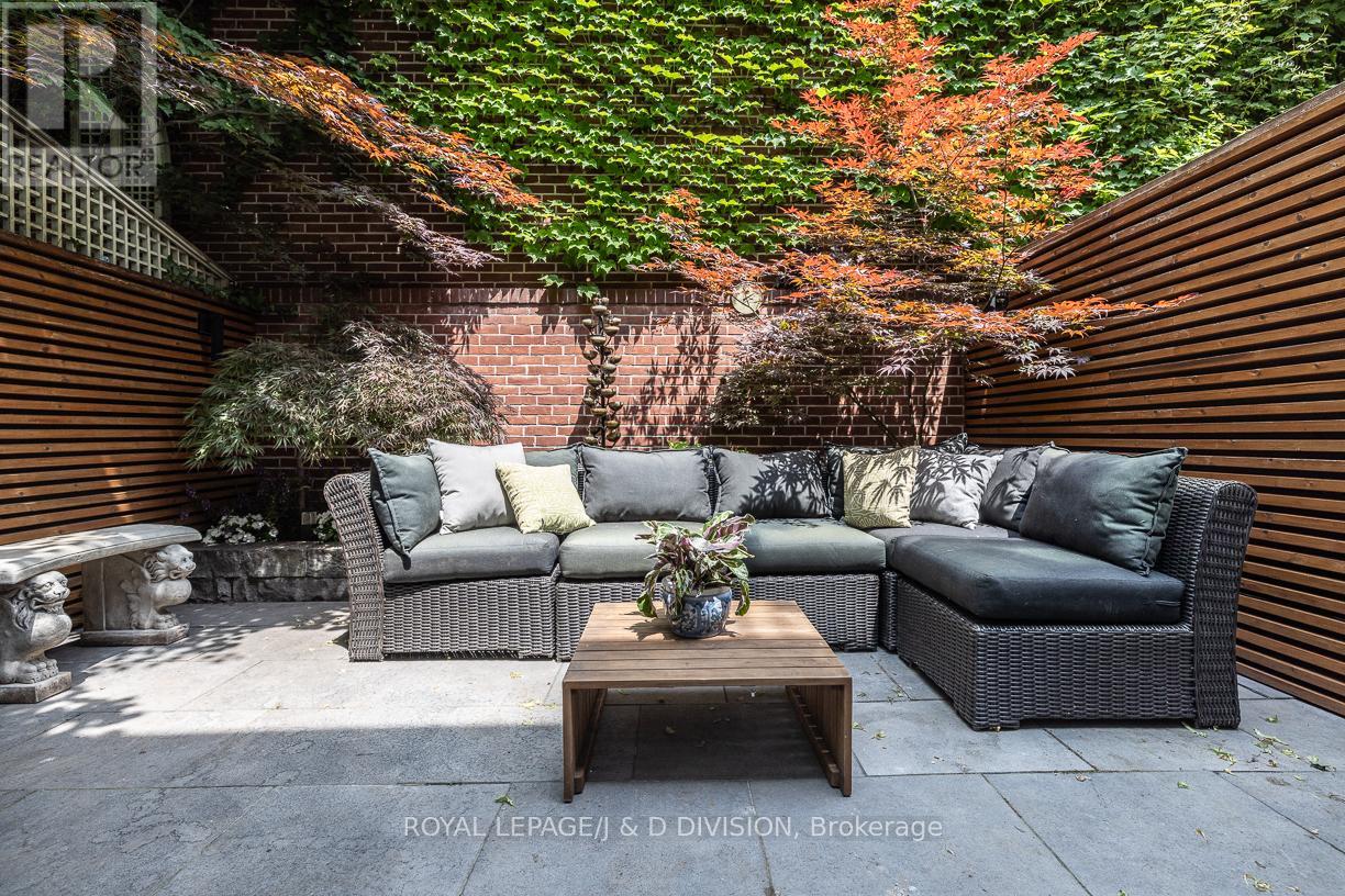 16 Boswell Avenue, Toronto, Ontario  M5R 1M4 - Photo 29 - C12559154