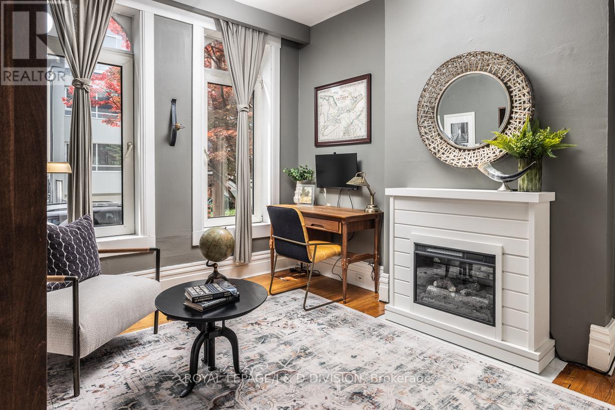 16 Boswell Avenue, Toronto, Ontario  M5R 1M4 - Photo 4 - C12559154