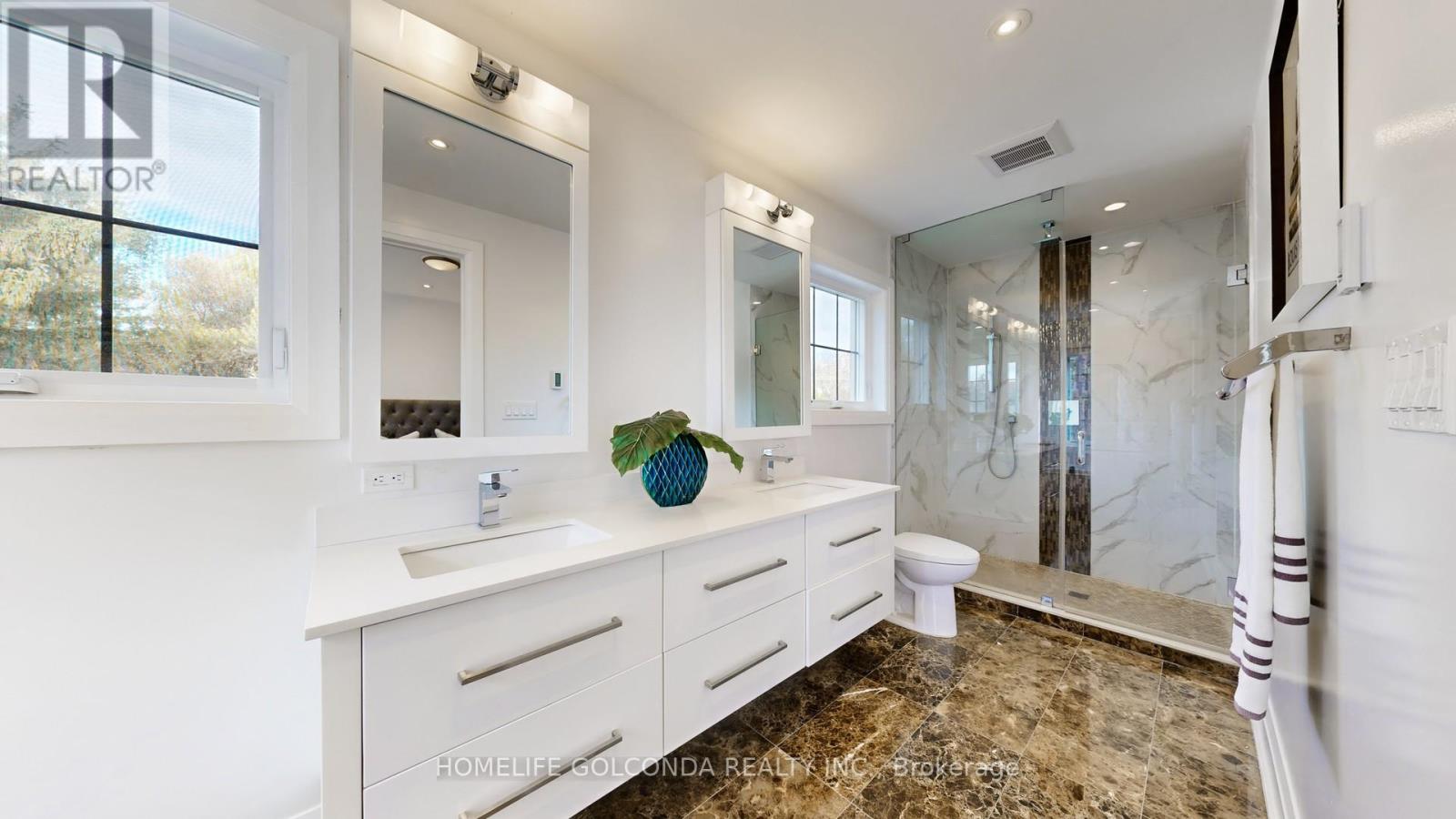 2466b Bayview Avenue, Toronto, Ontario  M2L 1A7 - Photo 31 - C12559212