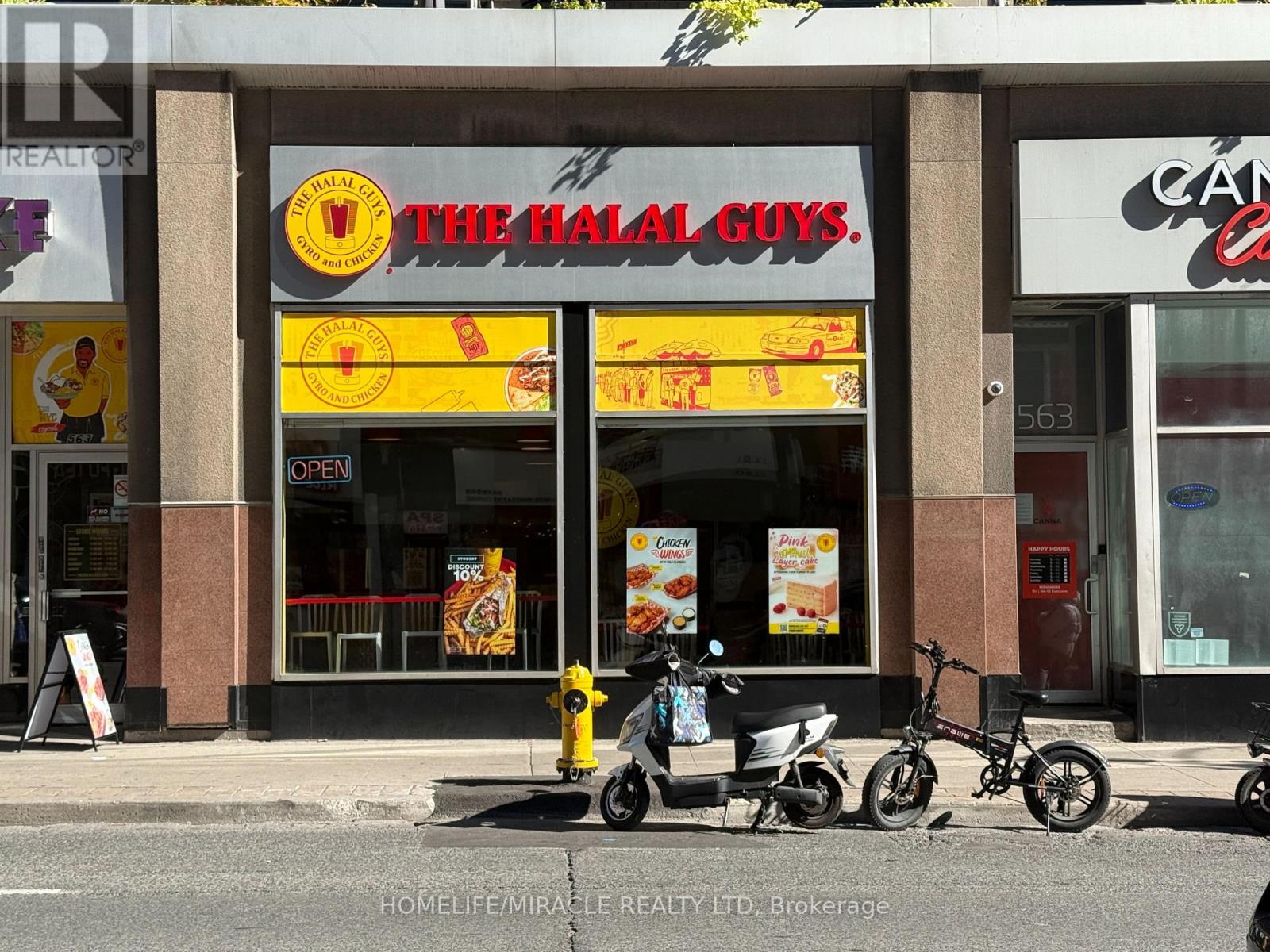 563 YONGE STREET, Toronto, Ontario