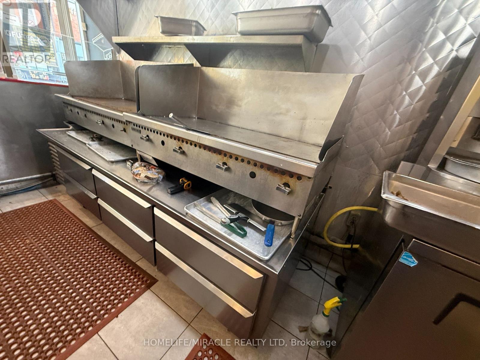 563 Yonge Street, Toronto, Ontario  M4Y 1Z2 - Photo 10 - C12559222