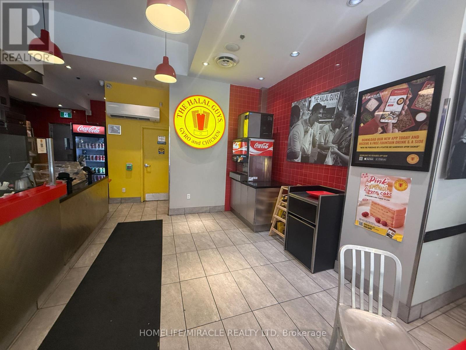 563 Yonge Street, Toronto, Ontario  M4Y 1Z2 - Photo 3 - C12559222